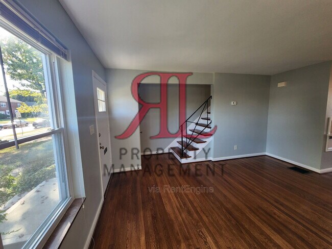 Foto del edificio - 624 Chatham Rd