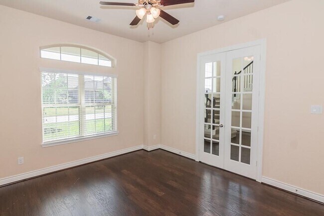 Foto del edificio - 25618 Fleming Lodge Ln