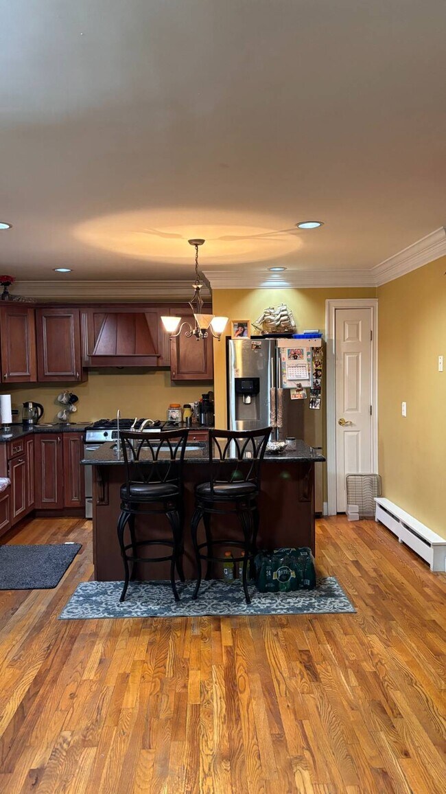 Foto del edificio - 352 Lake Ave S