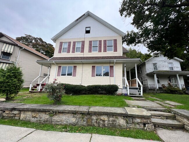 Foto del edificio - 330 N Sumner Ave