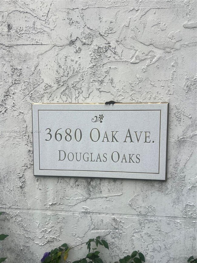 Foto del edificio - 3680 Oak Ave