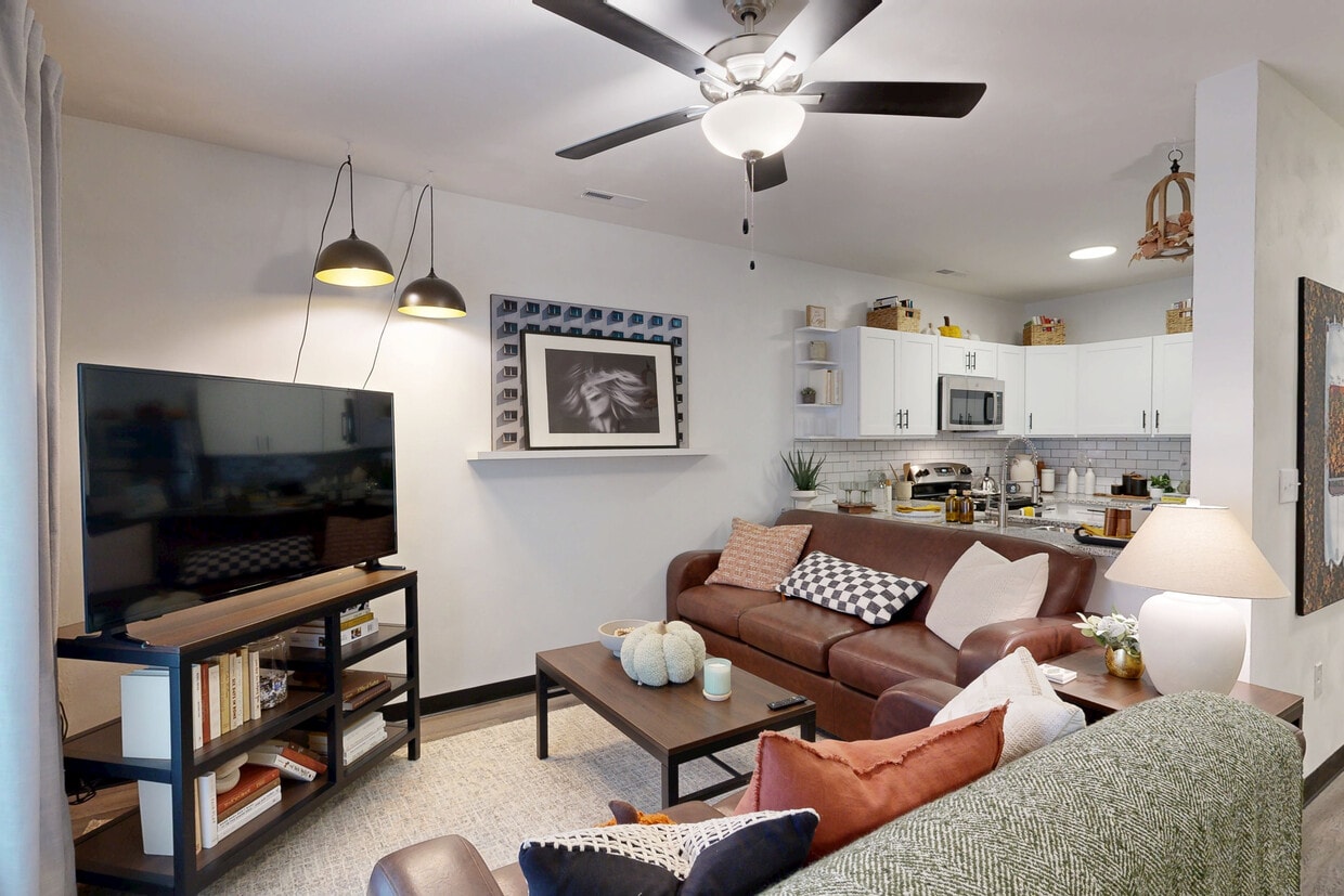 Photo - The Hills Southview Apartments