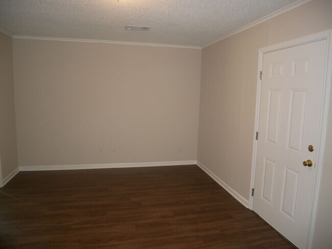 Foto del edificio - 2011 Coral Hills Dr