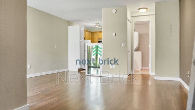 Building Photo - 13957 NE 60th Way