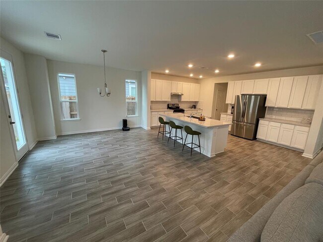 Building Photo - 4110 Shady Palmetto Dr