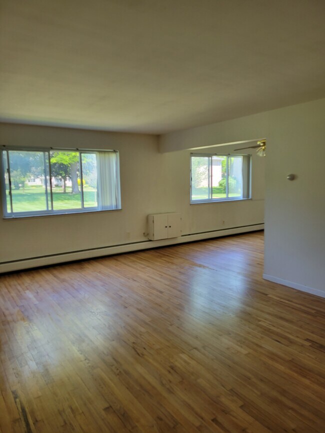 Foto del edificio - 4113 Telegraph Rd