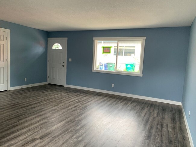 Building Photo - AT1070