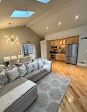 Building Photo - 225 Snow Shoe Ln