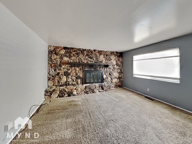 Building Photo - 333 9th St
