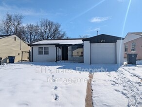 Building Photo - 28 W 27th St N