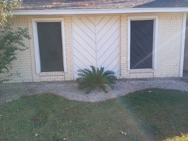 Building Photo - 10810 Kentington Oak Dr
