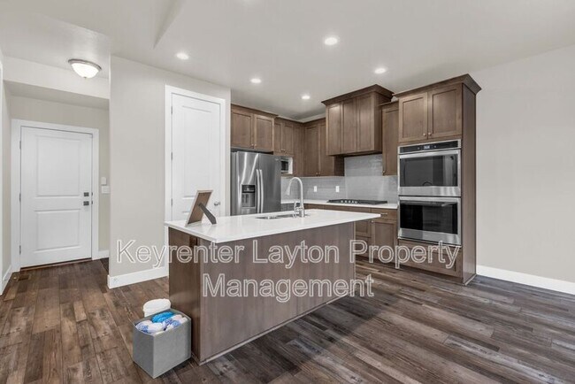 Foto del edificio - 1447 E Daylily Ct