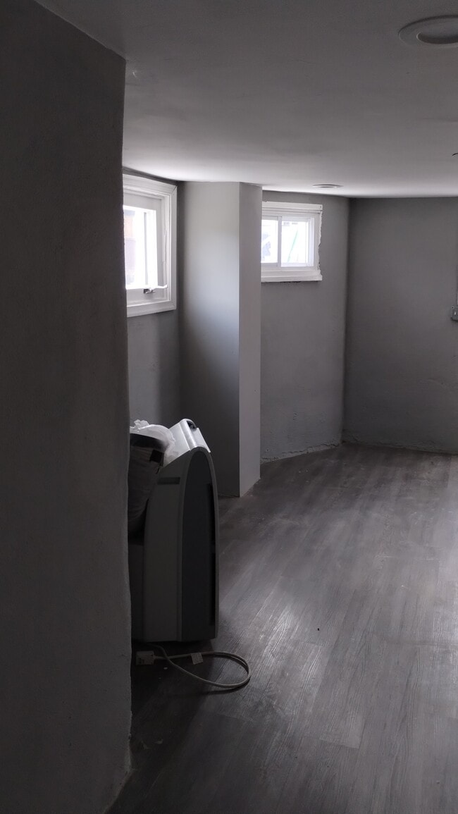 Building Photo - 3107 Evergreen Ave