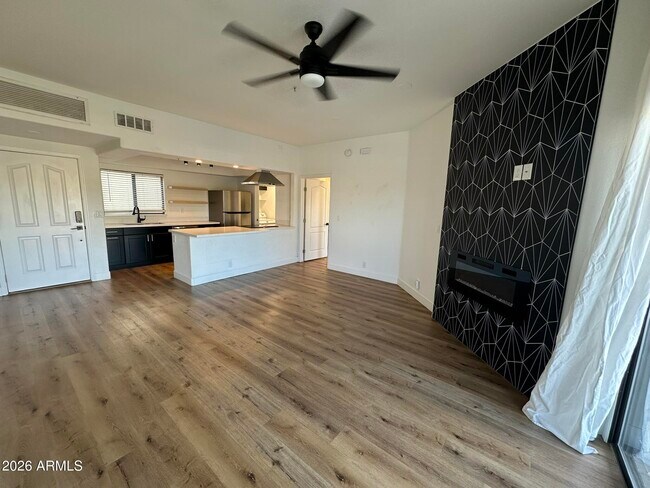Building Photo - 10401 N Saguaro Blvd