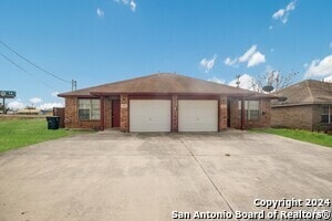 Building Photo - 1152 Misty Acres Dr