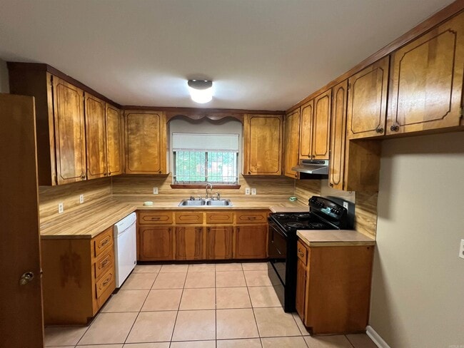 Building Photo - 12 Bellemeade Dr
