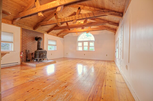 Building Photo - 5 Liberty Hill Ave