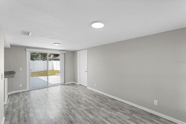 Building Photo - 6802 W Comanche Ave