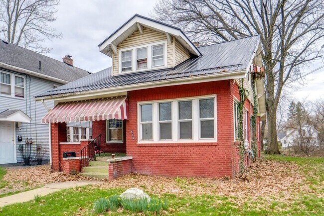 Building Photo - 614 Madison Ave