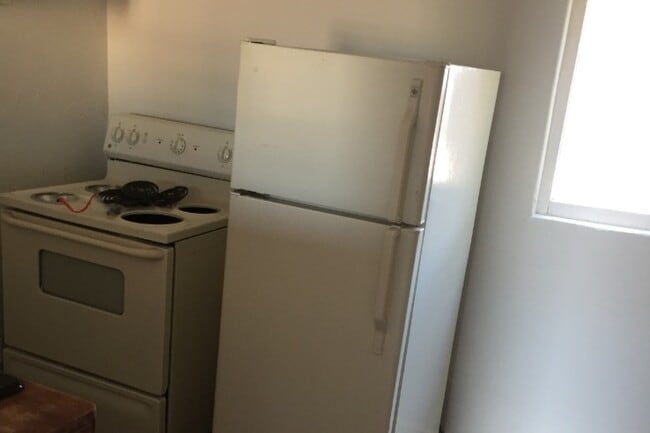 Kitchen - 207 N 6th St