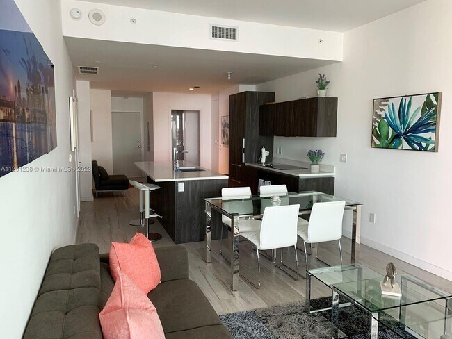Foto del edificio - 480 NE 31st St