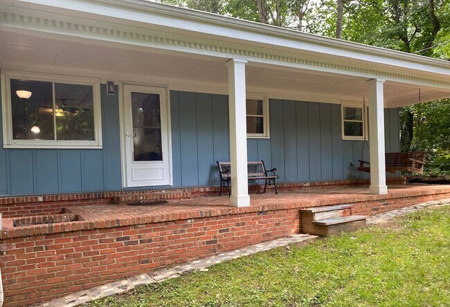 Foto del edificio - Black Mountain - Wooded lot, One-Level hom...