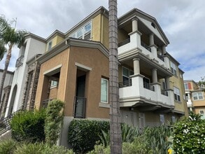 Building Photo - 5096 Plaza Promenade
