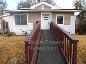 Building Photo - 720 41st Alley