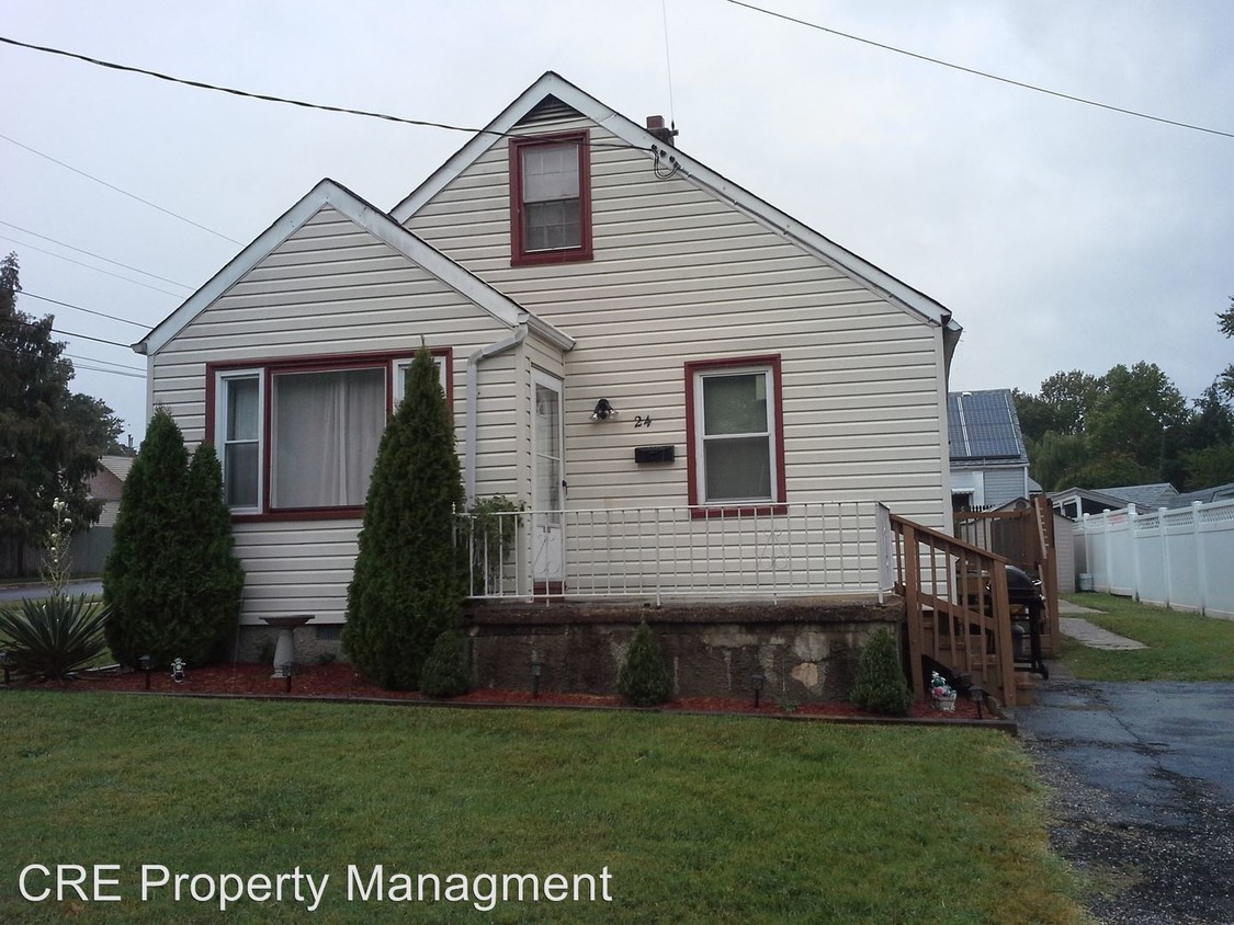 24 Colonial Dr, Linthicum Heights, MD 21090 House for Rent in