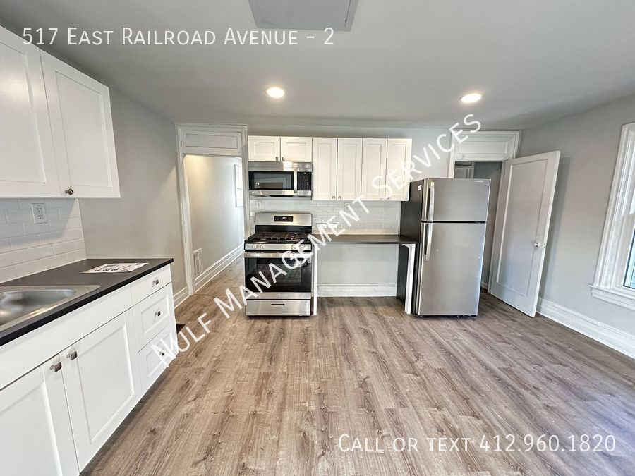 517 E Railroad Ave Unit 2, Verona, PA 15147 Room for Rent in Verona, PA