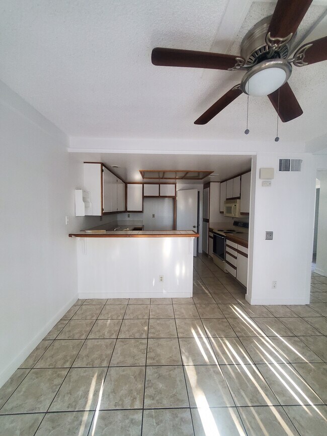 Foto del edificio - 375 Deerfield Ave