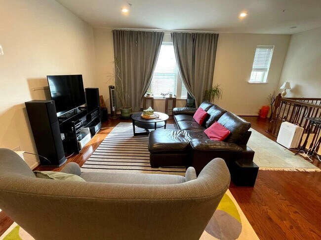 Building Photo - 7912 Marietta Dr