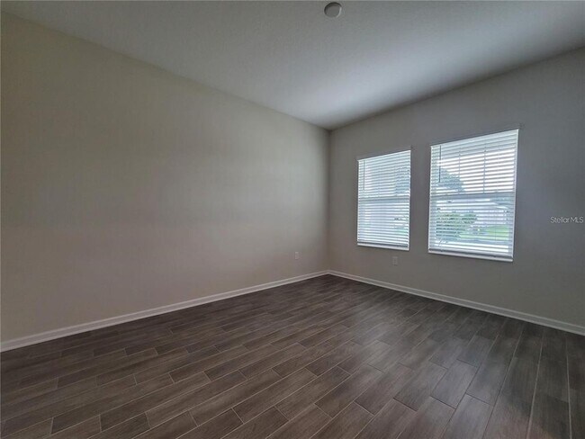 Foto del edificio - 5579 Bakewell Pl