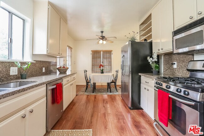 Foto del edificio - 1220 S Highland Ave