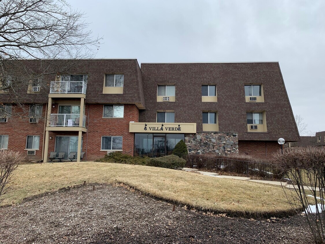 6 Villa Verde Dr Unit 118, Buffalo Grove, IL 60089 Condo for Rent in