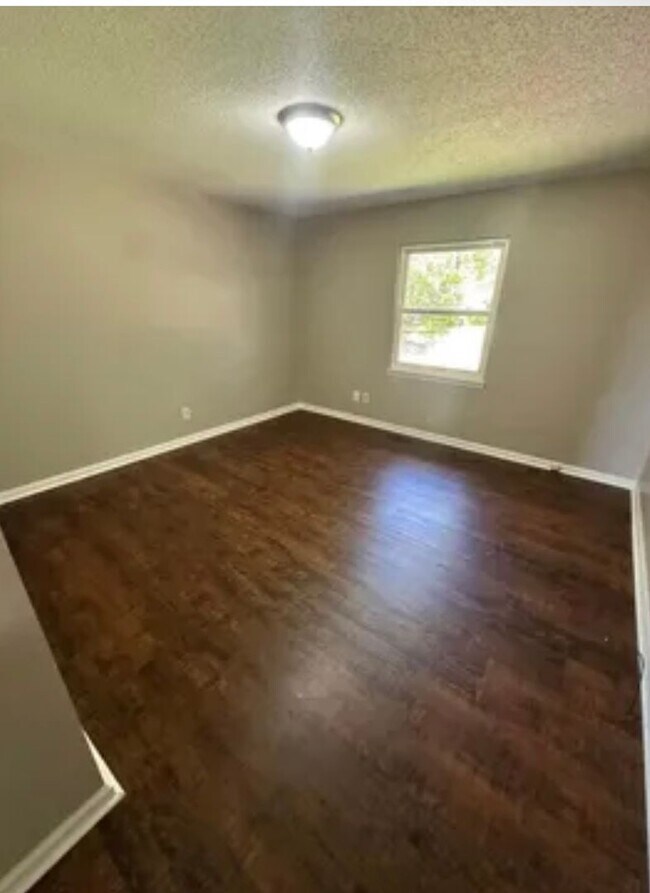 Building Photo - 6325 Plantation Dr
