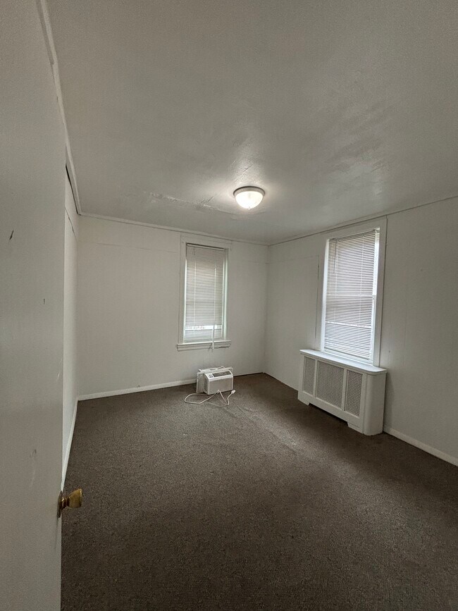 Building Photo - 5122 N Fairhill St