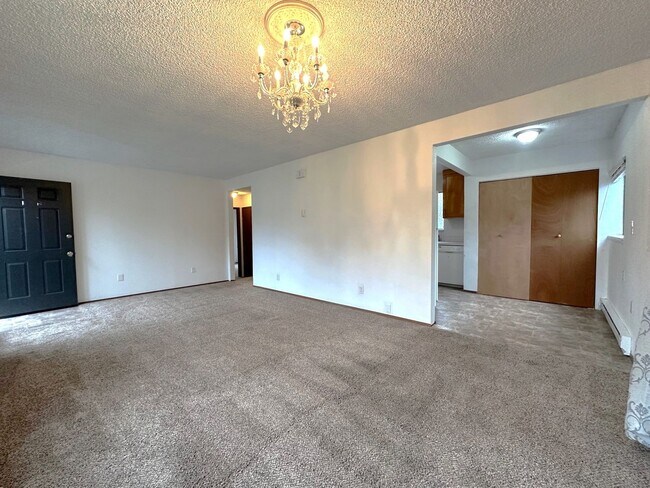 Building Photo - 2 Bedroom Home in Federal Way!