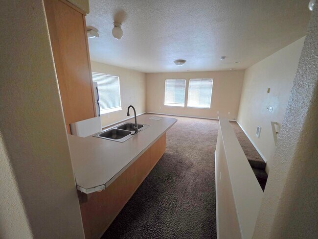 Foto del edificio - 1406 Falcon Loop