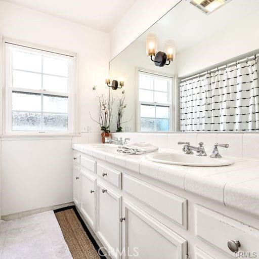 Foto del edificio - 2831 Bayshore Dr