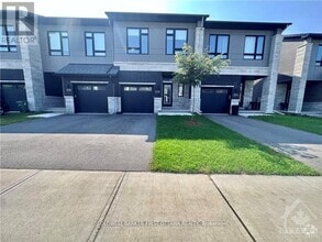 Building Photo - 226 Bristol Cres