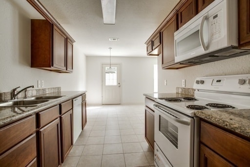 Building Photo - Gorgeous 3 bedroom Duplex for rent in Prin...