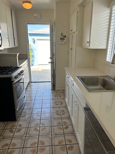 kitchen - 1201 Chestnut Ave