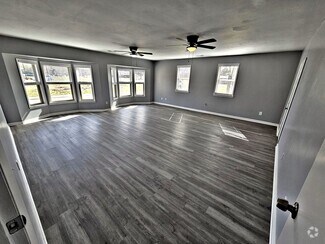 Building Photo - 111 Willowbrook St