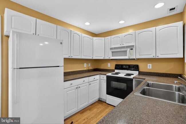 Foto del edificio - 1227 Meigs Pl NE