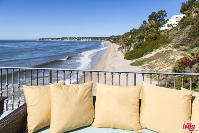 Foto del edificio - 27368 Escondido Beach Rd