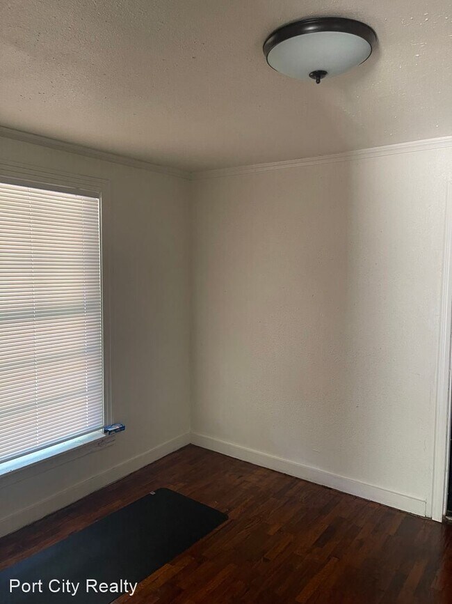 Foto del edificio - 3 br, 1 bath House - 7041 Karen St