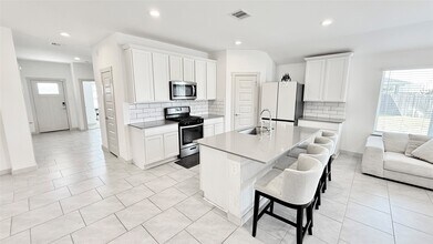 Building Photo - 28930 Yampa Mill Ln Building Photo - 28930 Yampa Mill Ln