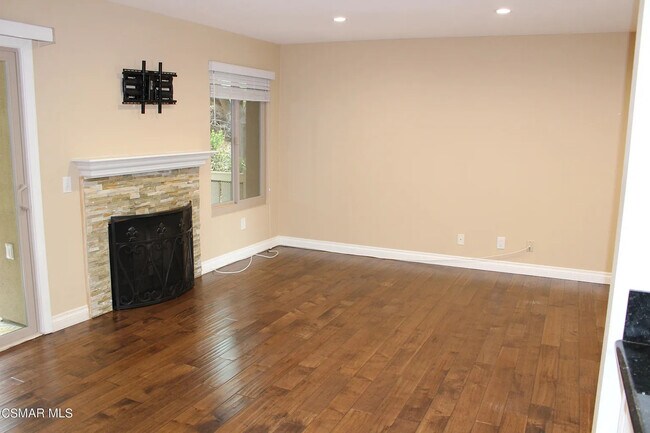 Foto del edificio - 248 Oak Leaf Dr