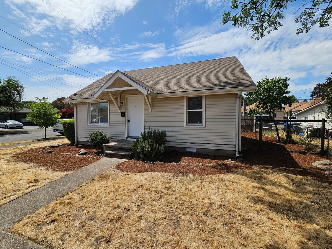 Primary Photo - 499 17th St SE
